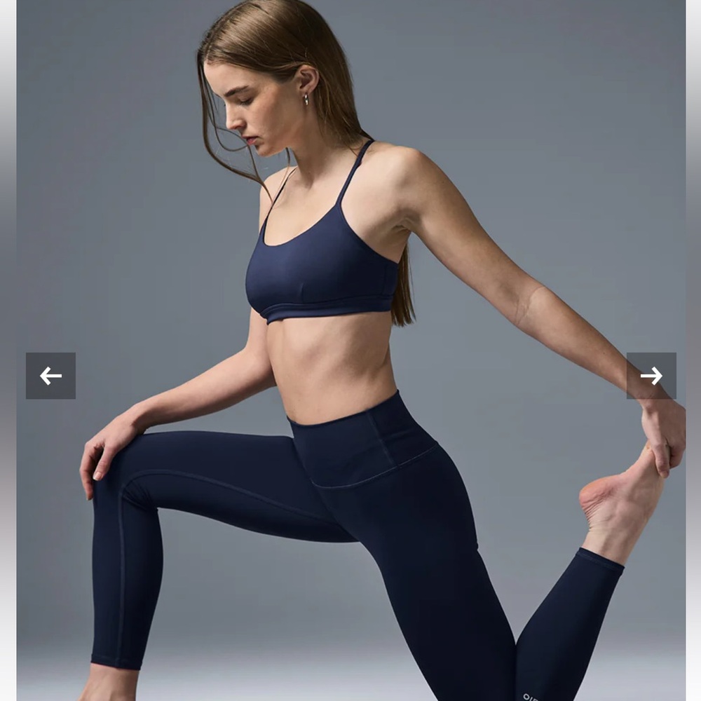 New w/Tags: Alo Airlift Intrique Bra in Navy